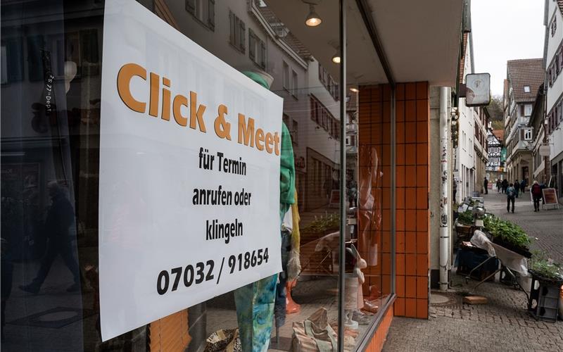 Aus für „Click & Meet“: Ab dem morgigen Dienstag müssen die Geschäfte auch in Herrenberg wieder für Publikum schließenGB-Foto: Schmidt