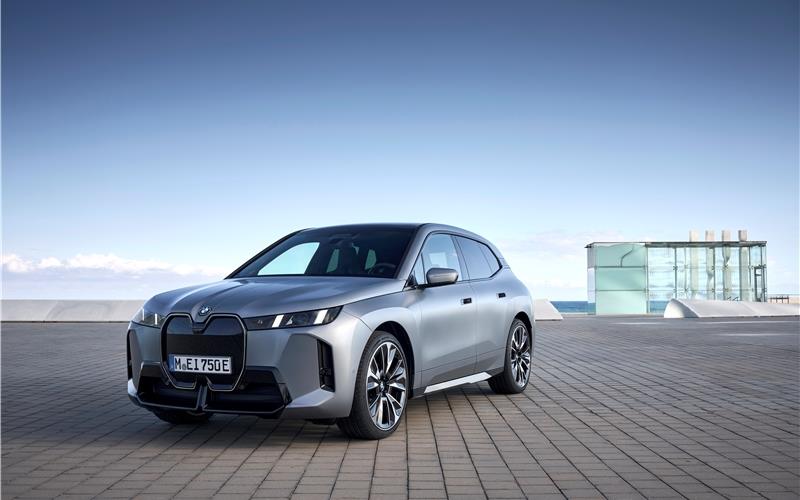 Formensprache ist aufs Wesentliche reduziert Ausdrucksstarke Präsenz: Der neue vollelektrische BMW iX.GB-Foto:www.daniel-kraus.com