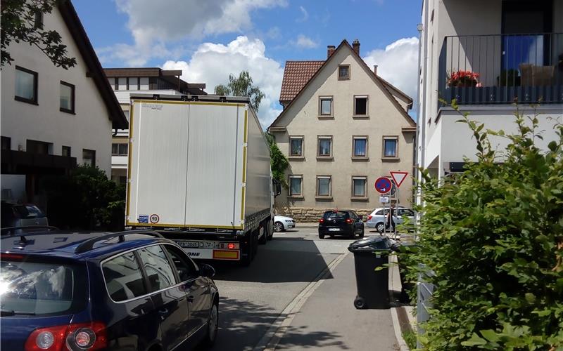 Lkw-Verkehr durch Wohngebiet nötig