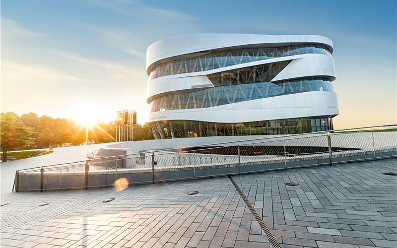 Außergewöhnlich – und zwar außen wie innen: Das Mercedes-Benz-Museum GB-Foto (Archiv): gb