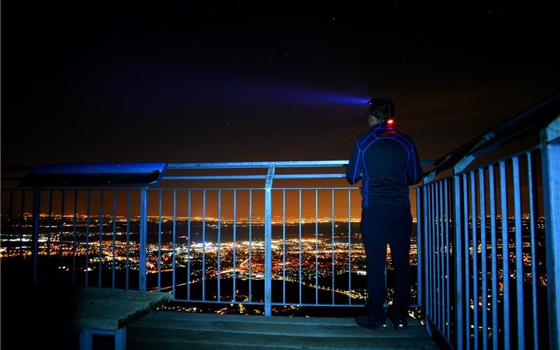 Aussicht vom Lemberg bei Nacht. GB-Foto: Jonas Fuß