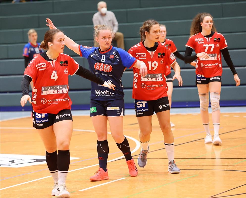 Aylin Bok (Herrenberg #8), Carina Senel (Solingen #4),  HSV Solingen-Gräfrath vs...