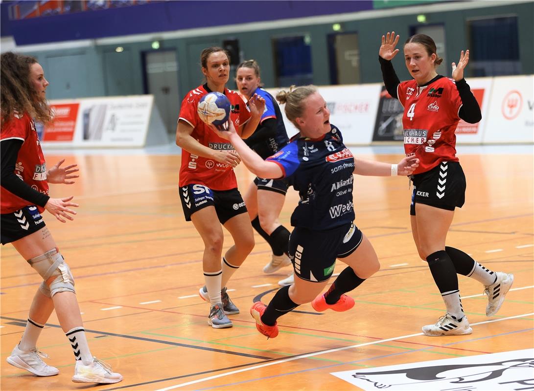 Aylin Bok (Herrenberg #8), Carina Senel (Solingen #4),  HSV Solingen-Gräfrath vs...