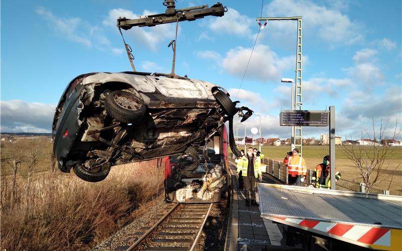 Bahn-Unfall: Zug auf dem Weg nach Tübingen, Strecke noch gesperrt
