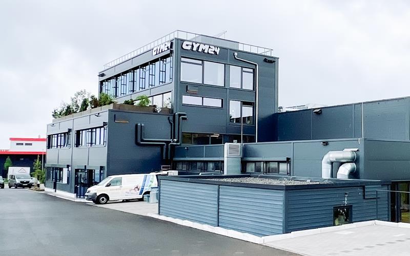 Fitness und Gesundheit in neuer Dimension Baustart für den mehrgeschossigen Erweiterungsbau hätte bereits im Jahr 2020 sein sollen. Doch dann kam Corona. GB-Fotos: Gym24
