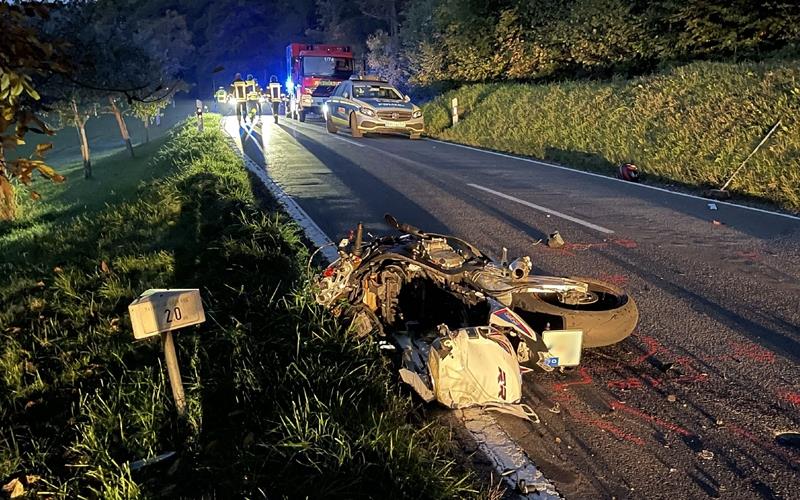 Bei Motorradunfall sterben am Freitagabend bei Nagold zwei junge Männer