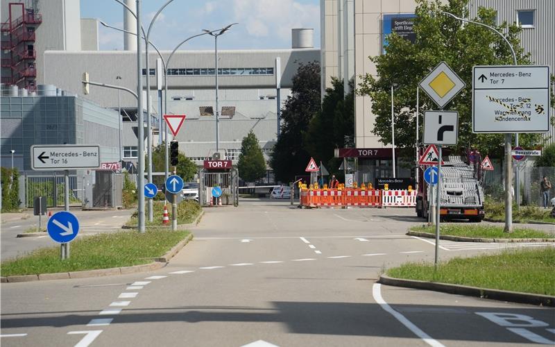 Bei einem Busunfall auf dem Werkgelände von Mercedes-Benz erlag eine Frau ihren Verletzungen. GB-Foto: SDMG/Dettenmeyer