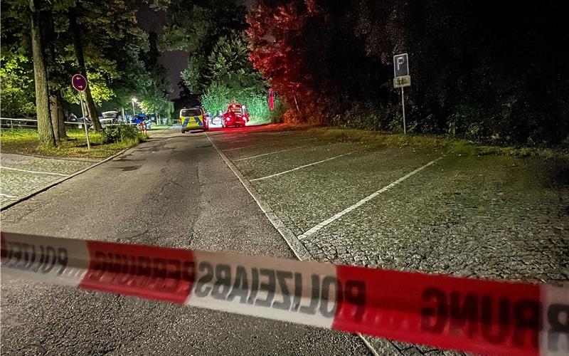 Polizist bei Verkehrskontrolle angefahren - Tatverdächtiger auf der Flucht Bei einer Verkehrskontrolle fuhr in Sindelfingen ein Pkw-Lenker einen Polizeibeamten an und flüchtete im Anschluss GB-Foto: SDMG/Dettenmeyer