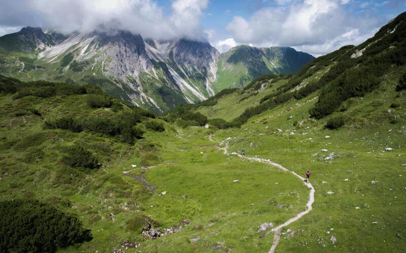 Beim Ultra-Trail-Running mussten Magdalena Kalus und Susann Lehmann mit einem ständig wechselnden Gelände zurechtkommen. GB-Fotos: Ravir Film