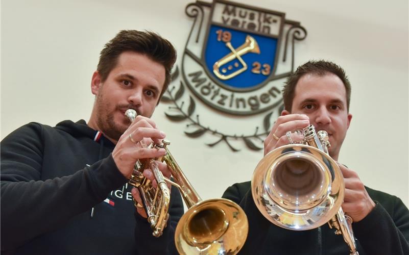Benjamin und Sebastian Gärtner (von links) sind Aktivposten beim Mötzinger Musikverein. GB-Foto: Vecsey