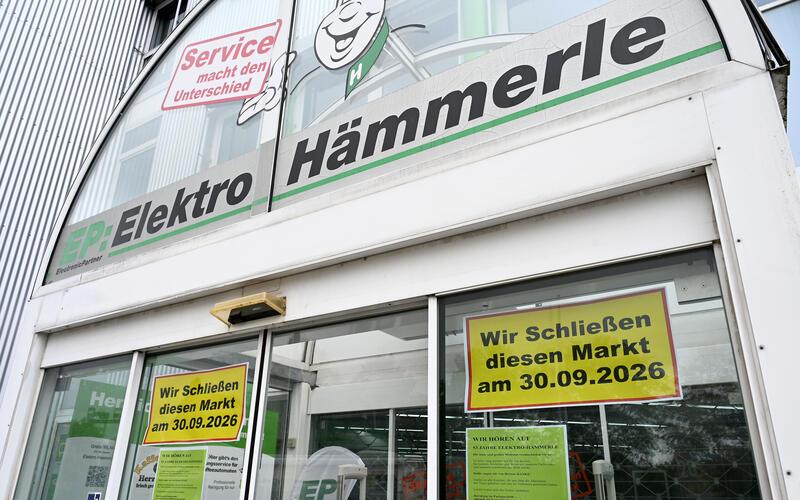 „Beratung im Fachgeschäft – gekauft wird anschließend im Internet“, steht auf den Aushängen geschrieben. GB-Foto: Holom