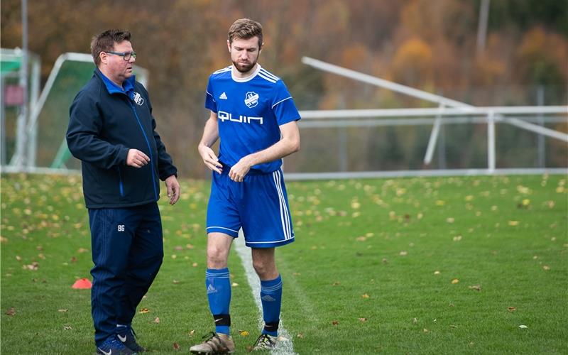 „Ich werde von mir aus nicht mehr nach oben wechseln“ Bernd Gluiber und SVR-Regisseur Simon Kamm: „Der Ort steht hinter dem Fußballverein“