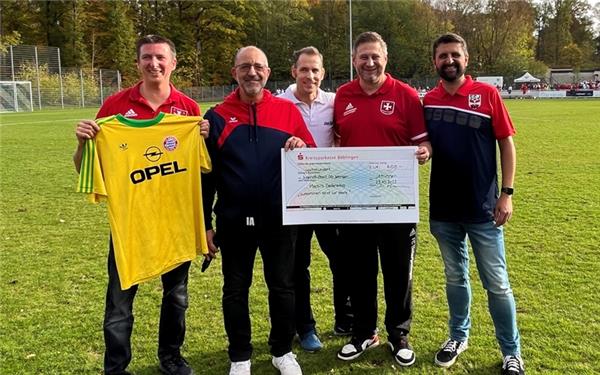 Stefan Knott ersteigert Trikot