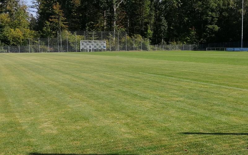 Sportplatz    von      Grund auf saniert