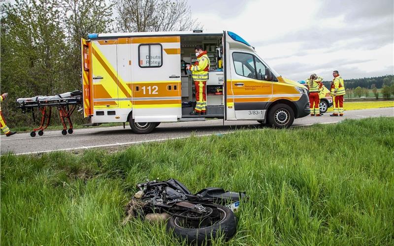 Motorradfahrer bei Unfall in Jettingen schwer verletzt: Hubschrauber im Einsatz Motorradfahrer bei Unfall in Jettingen schwer verletzt: Hubschrauber im Einsatz