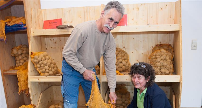 Den Dünger liefern Erbse und Regenwurm 