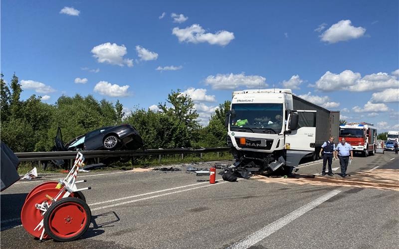 20-Jähriger bei Unfall auf der B 28 bei Bondorf lebensgefährlich verletzt