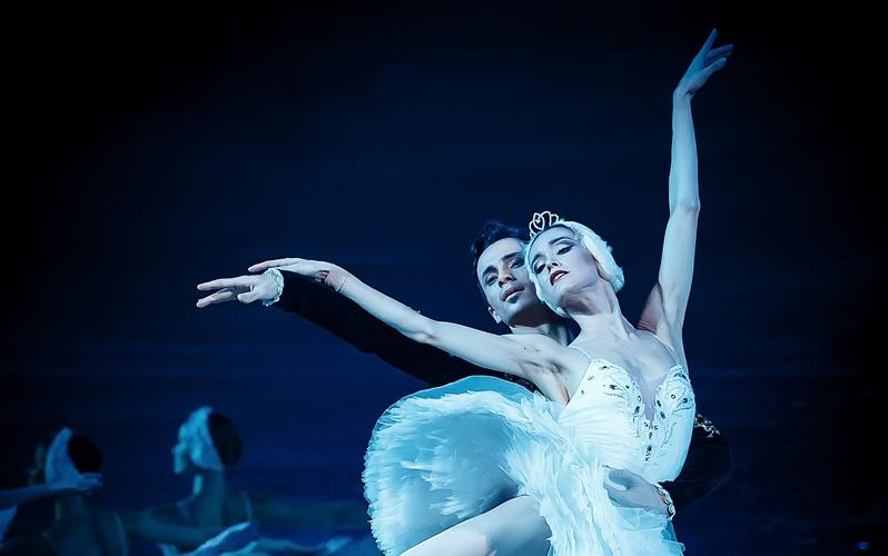 15. Adventskalender-Türchen: „Schwanensee“ mit dem Kiewer Ballett 15. Adventskalender-Türchen: „Schwanensee“ mit dem Kiewer Ballett