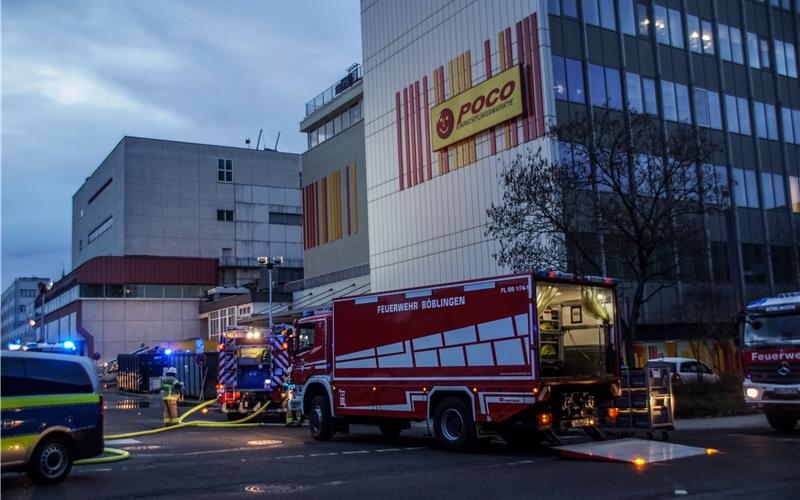 Großeinsatz der Feuerwehr nach Brandalarm in Böblingen Großeinsatz der Feuerwehr nach Brandalarm in Böblingen