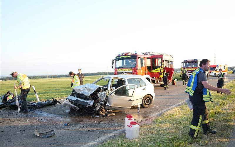 Zwischen Sindlingen und Jettingen: Fünf verletzte Personen nach schwerem Unfall Zwischen Sindlingen und Jettingen: Fünf verletzte Personen nach schwerem Unfall