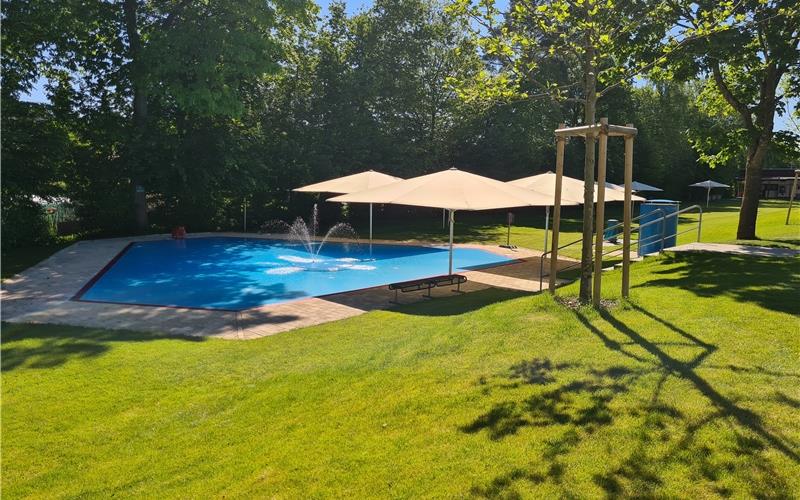Freibad bliebt des guten Wetters wegen geöffnet