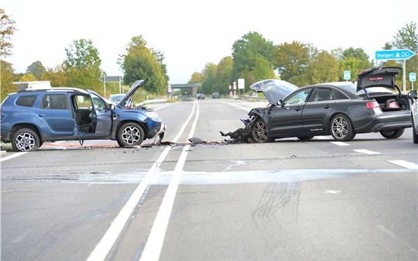 Erneut schwerer Unfall bei Bondorf: Drei Menschen auf dem Autobahnzubringer verletzt