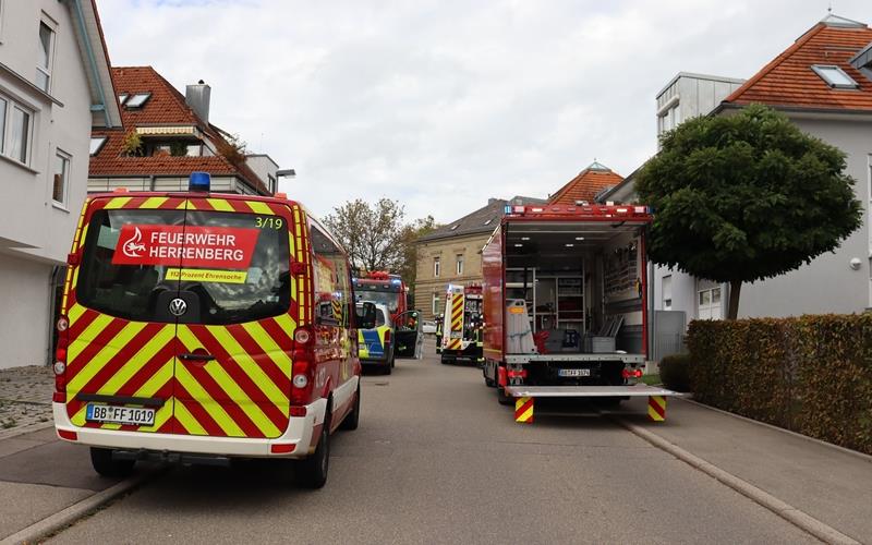 Großeinsatz nach Brandalarm in Herrenberger Tiefgarage Großeinsatz nach Brandalarm in Herrenberger Tiefgarage