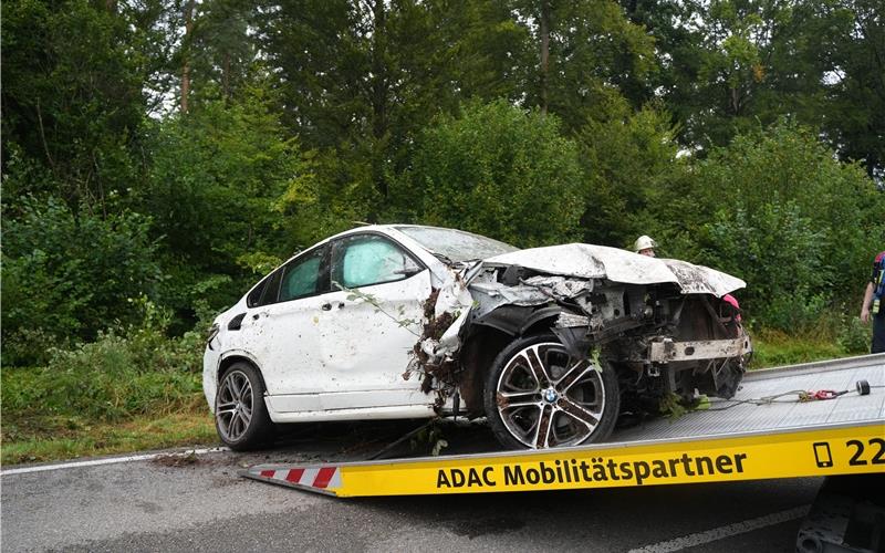Auto überschlägt sich zwischen Herrenberg und Jettingen 