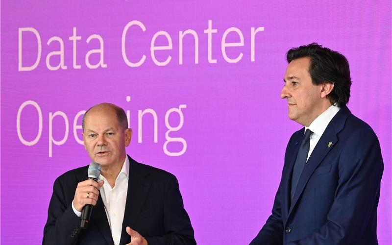 Bundeskanzler Olaf Scholz weiht Quantenrechner der IBM in Ehningen ein Bundeskanzler Olaf Scholz weiht Quantenrechner der IBM in Ehningen ein