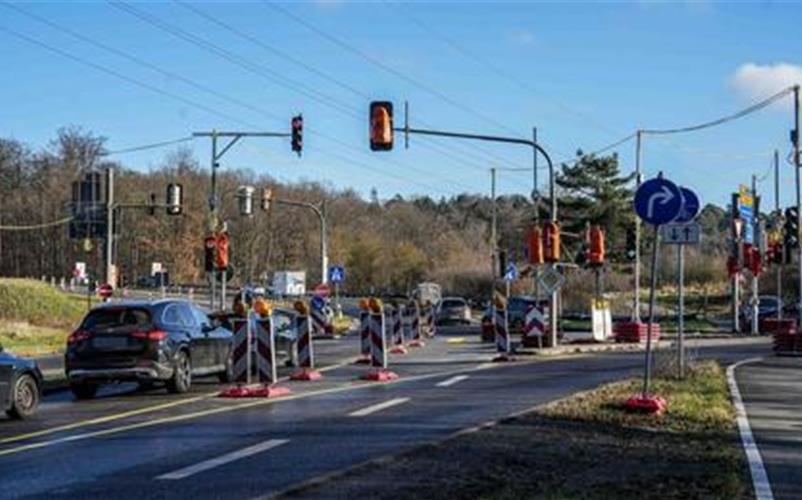 Staus und Behinderungen nach Vollsperrung der A 81 bei Böblingen/Sindelfingen Staus und Behinderungen nach Vollsperrung der A 81 bei Böblingen/Sindelfingen