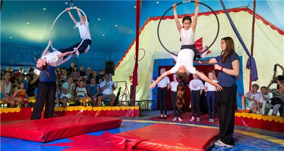 Spiel, Spaß und Spannung in der Manege