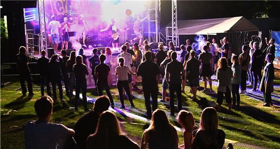 Das 48er rockt härter im neuen Jahr