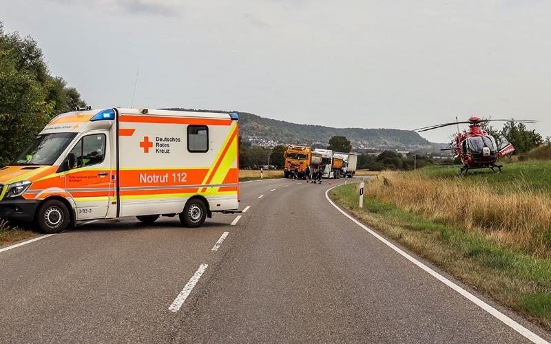 Auf der Südumfahrung Gültstein: Großeinsatz nach Unfall Auf der Südumfahrung Gültstein: Großeinsatz nach Unfall