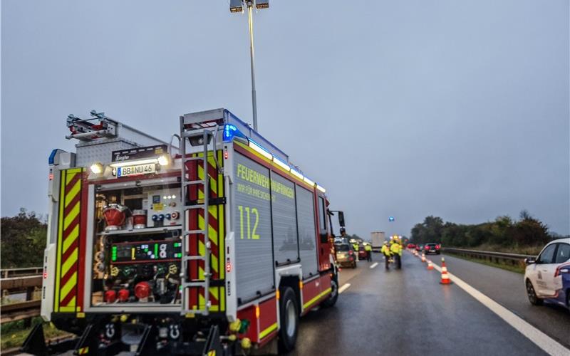 Staus und Verkehrsbehinderungen nach Unfall auf der A 81