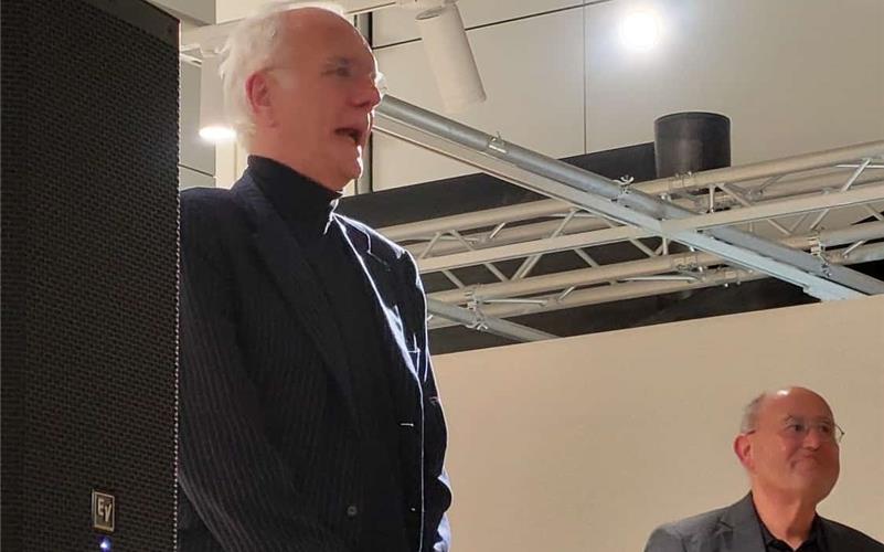 Arbeiterklasse mit dem Benz vor der Tür