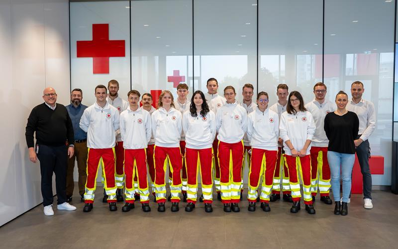 14 Notfallsanitäter-Azubis starten beim DRK