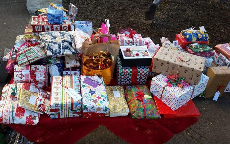 Aktion von Tafelladen und katholischer Kirchengemeinde: Päckchen für bedürftige Menschen 