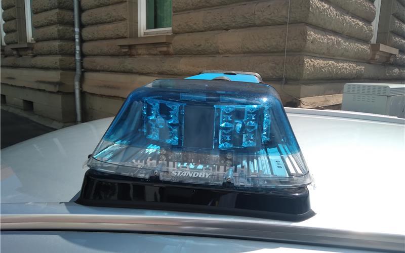 Drei verletzte Personen bei einem Auffahrunfall auf der A81 bei der Anschlussstelle Herrenberg