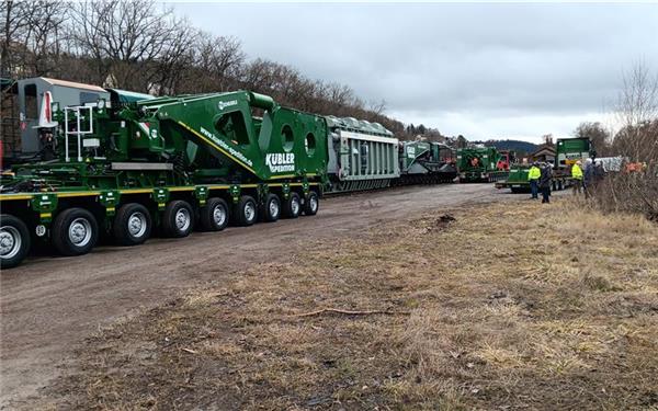 Verladen des Riesentrafos für Jettingen hat begonnen
