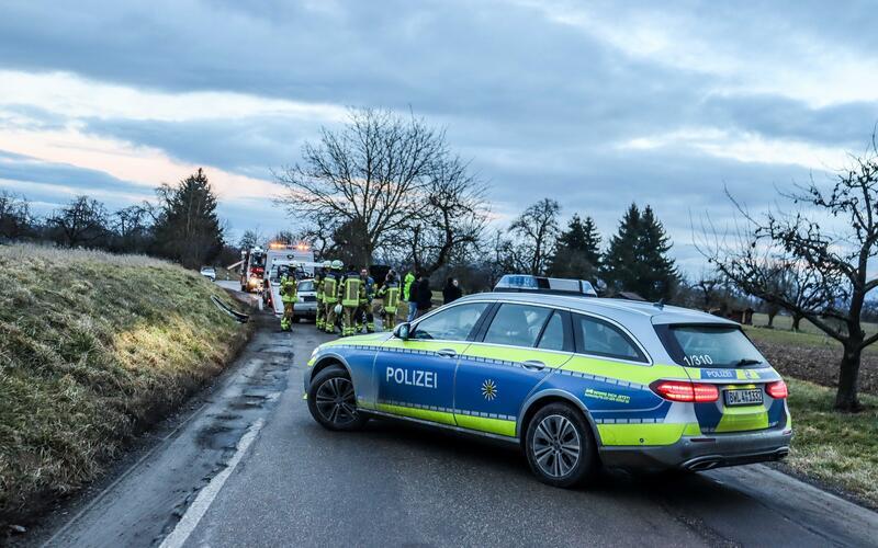 Leicht verletzte Person nach Frontalzusammenstoß bei Nebringen 