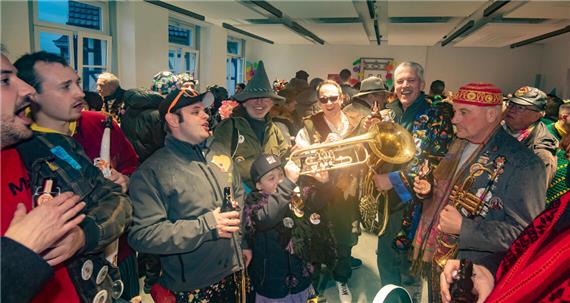 Rathaus-Chef verwandelt sich in einen Gnom