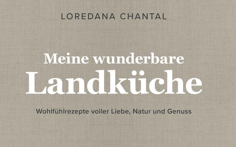 Moderne Landküche mit Herz zubereitet