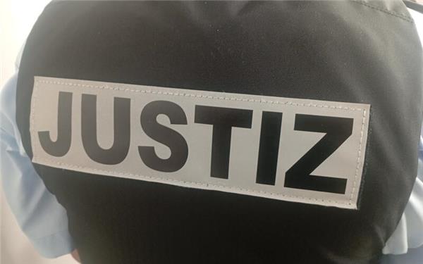 Mit dem Auto vorsätzlich Radler angefahren