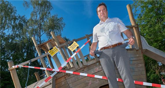 Sinkendes Schiff als Symbol für die Finanzlage