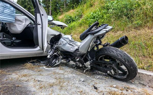 Schwerer Unfall auf der K1001