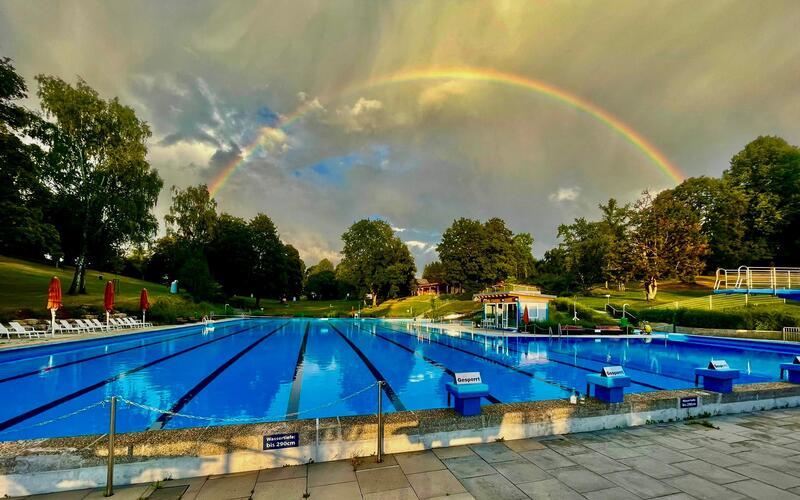 Goldkette im Becken geklaut 