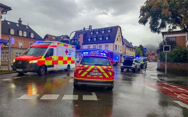 Fußgänger bei Verkehrsunfall in Herrenberg schwer verletzt