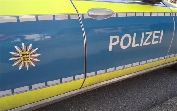 Jugendliche klettern auf Tübinger Klinik-Dach herum