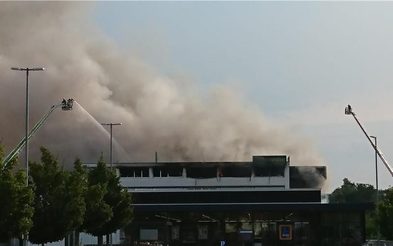 Großbrand in Herrenberg: Keine Verletzten Großbrand in Herrenberg: Keine Verletzten