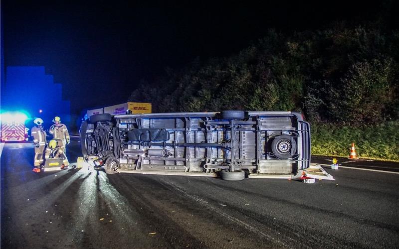 Lkw bleibt auf der Autobahn liegen Lkw bleibt auf der Autobahn liegen